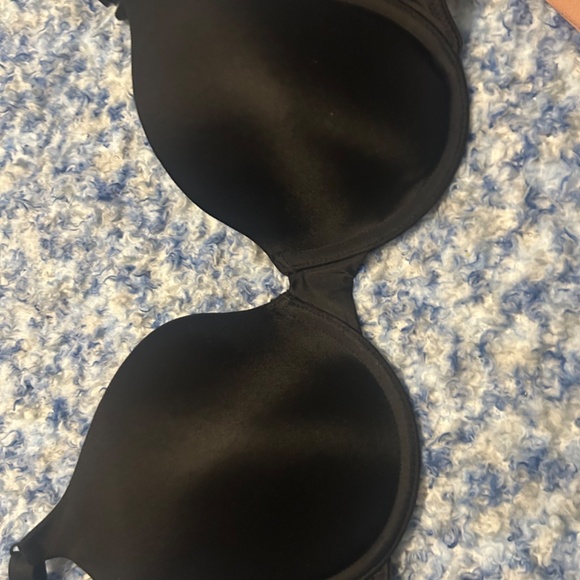 Set of four 36 c underwire padded bras - Picture 10 of 10